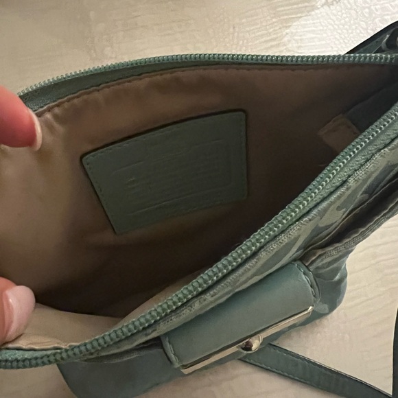 purse - Picture 4 of 4